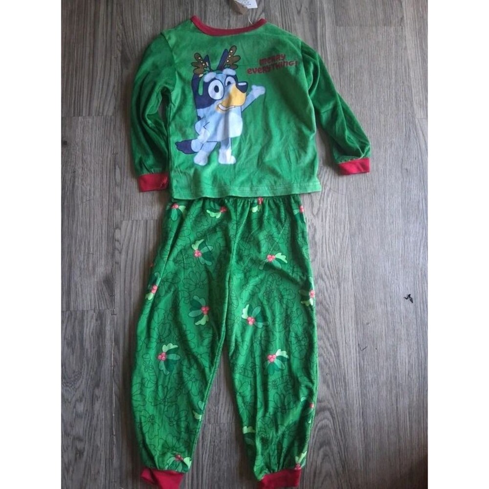 Bluey Christmas fleece pajamas size 4 NWT